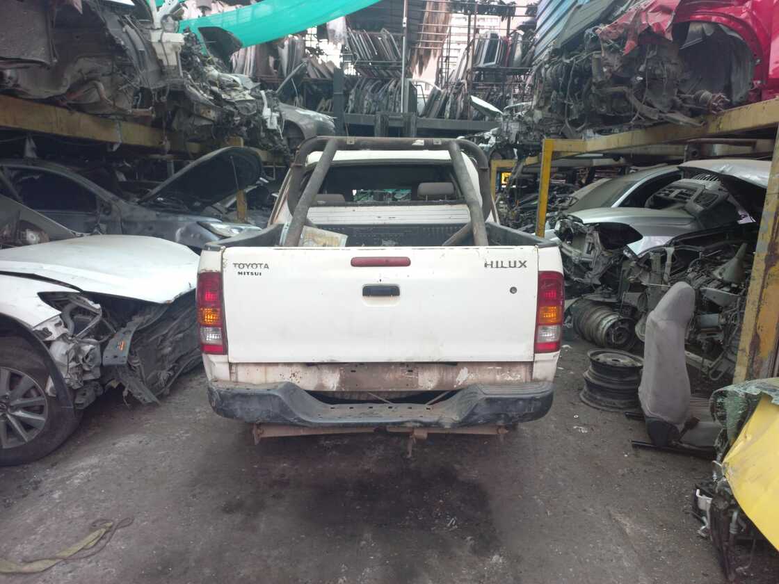  Toyota HILUX 2006    EN DESARME